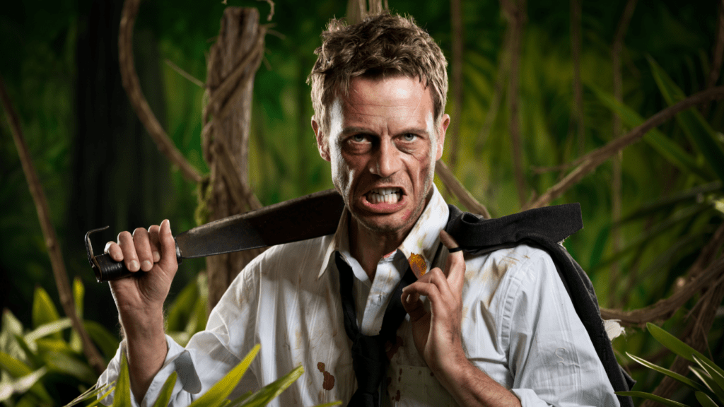 Homme en chemise blanc et cravate avec sabre dans la jungle - header gestion des incivilités